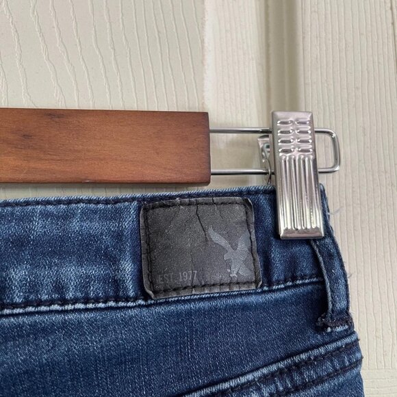 American Eagle Women's Cut Off Sky High Shortie Super Stretch Jean Short Size 2 - Picture 6 of 9